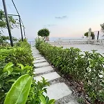 Сasa de vacaciones Beachfront Cliff House - Private *