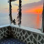 Beachfront Cliff House - Private *