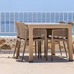 Semesterbostad Beachfront Cliff House - Private