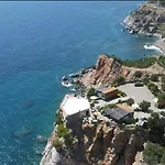 Beachfront Cliff House - Private *