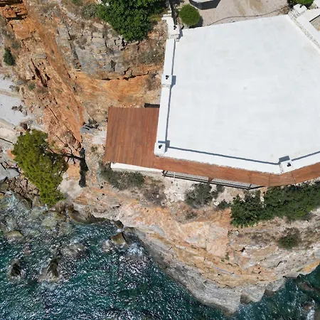 Beachfront Cliff House - Private *