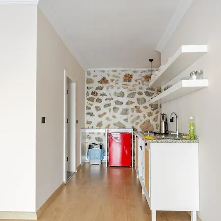 Beachfront Cliff House - Private Semesterbostad *