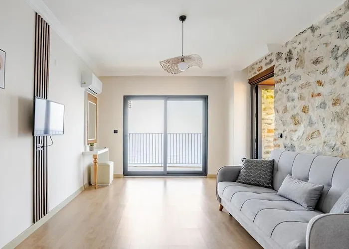 Beachfront Cliff House - Private * Αλάνια