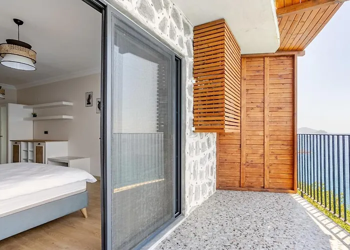 Semesterbostad Beachfront Cliff House - Private