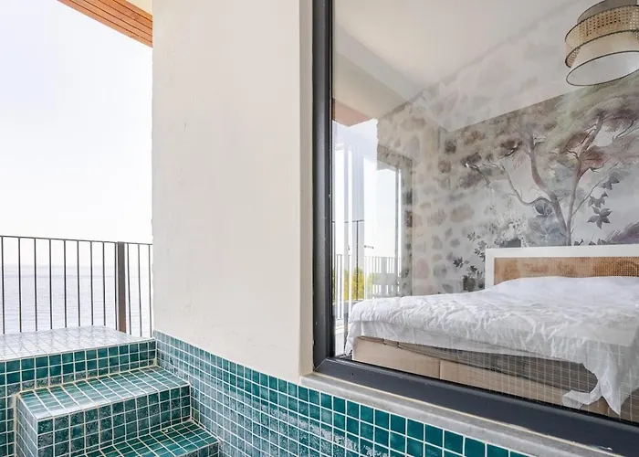 Beachfront Cliff House - Private Σπίτι διακοπών *