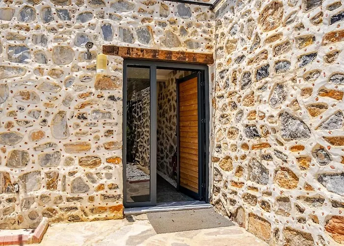 Vakantiehuis Beachfront Cliff House - Private *