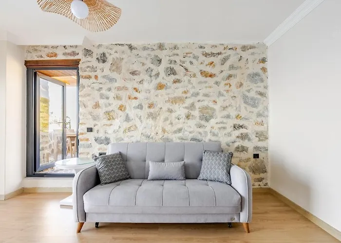 Semesterbostad Beachfront Cliff House - Private *