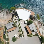 Beachfront Cliff House - Private Σπίτι διακοπών *